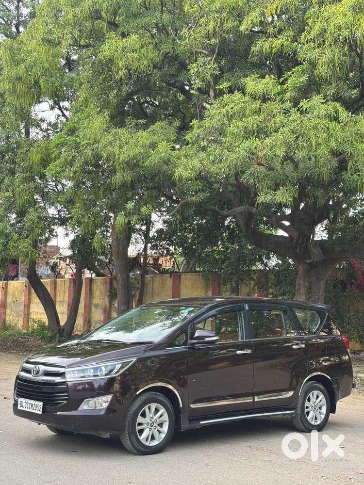 Toyota Innova Crysta 2.4 V, 2017