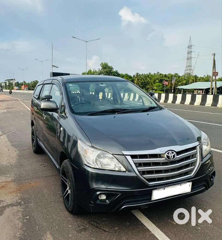 Toyota Innova 2015 Diesel Well Maintained.