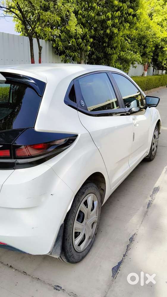 Tata Altroz Xm Plus Icng, 2023, Cng & Hybrids