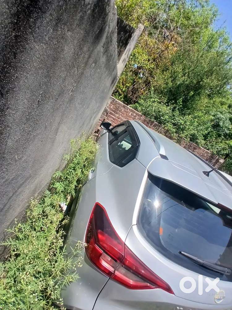 Nissan Magnite 2021 Petrol 67000 Km Driven
