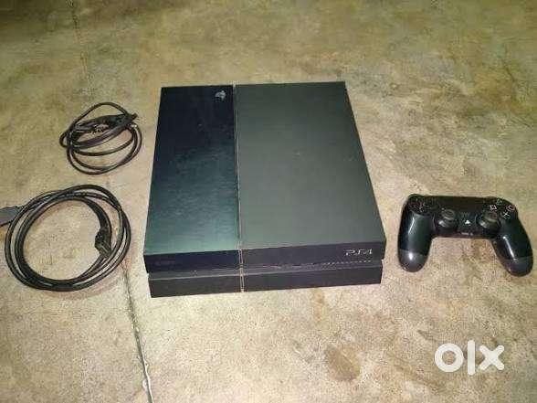 Sony Playstation 4  Fat Version  800GB