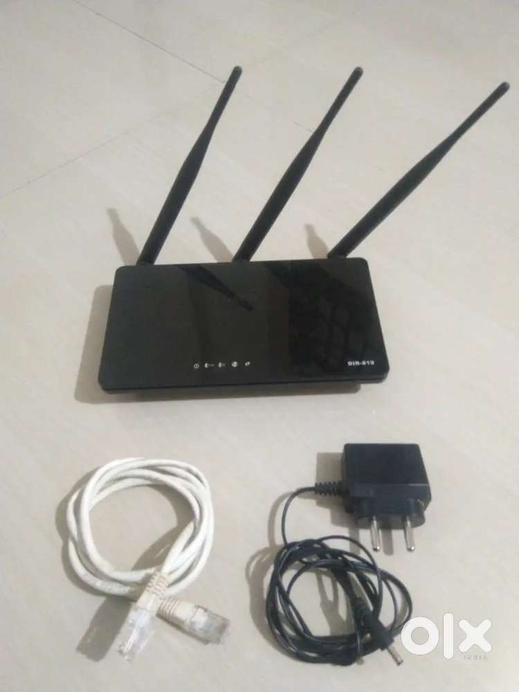 D-Link DIR-819 AC750 Dual Band Wi-Fi Router