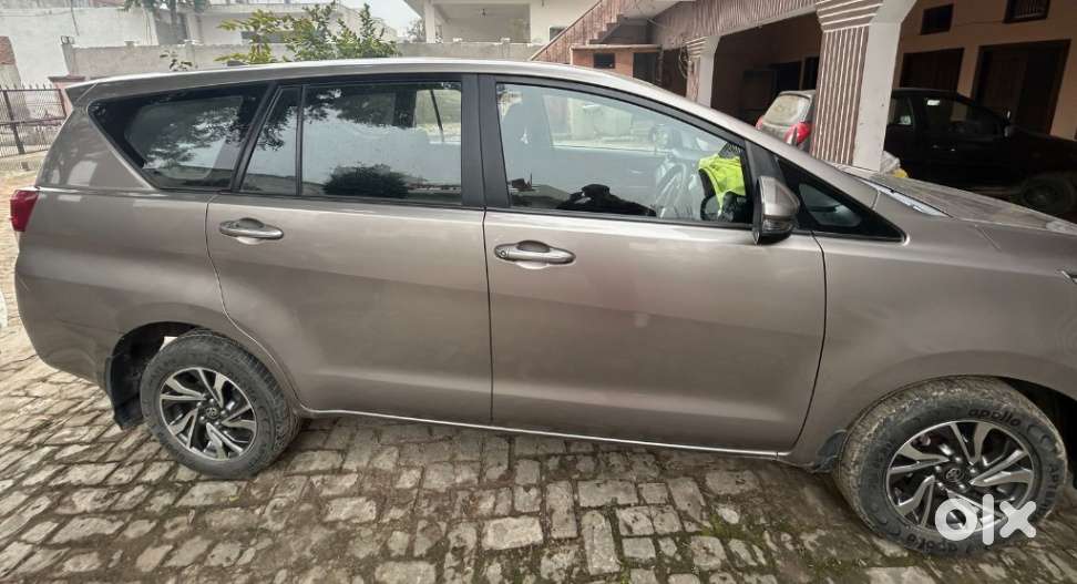 Toyota Innova Crysta 2.4 G Mt, 2022, Diesel