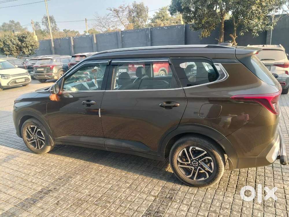 Kia Carens - Well Maintained Family Luxury Car - Very Less Driven