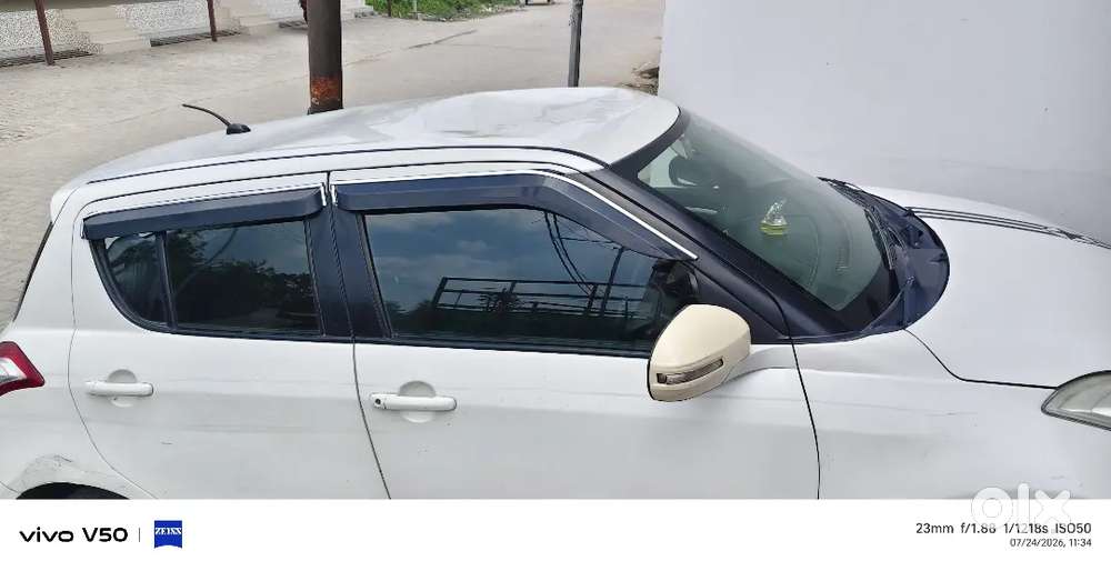 Maruti Suzuki Swift Vxi 2015