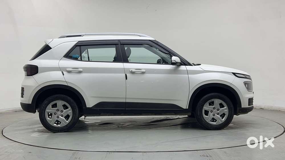 Hyundai Venue 1.2 S (o), 2022, Petrol