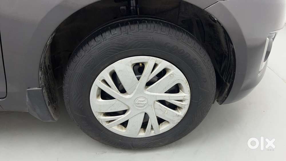 Maruti Suzuki Swift Vxi Optional, 2016, Petrol