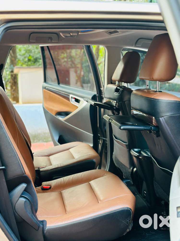 Toyota Innova Crysta 2.8z Automatic, 2016, Diesel