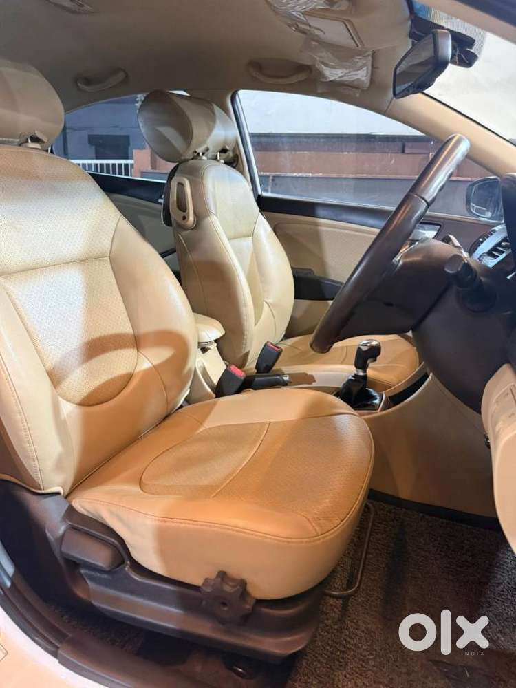 Hyundai Verna 1.6 Sx (o) Anniversary Edition Vtvt, 2015, Petrol