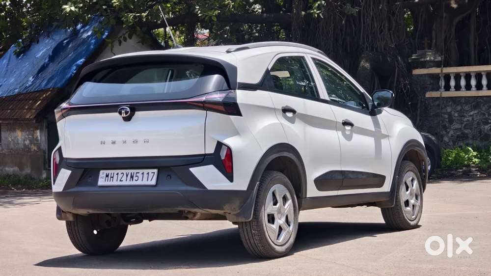Tata Nexon Smart Plus S 1.2 Revotron Petrol 5 Mt, 2025, Petrol