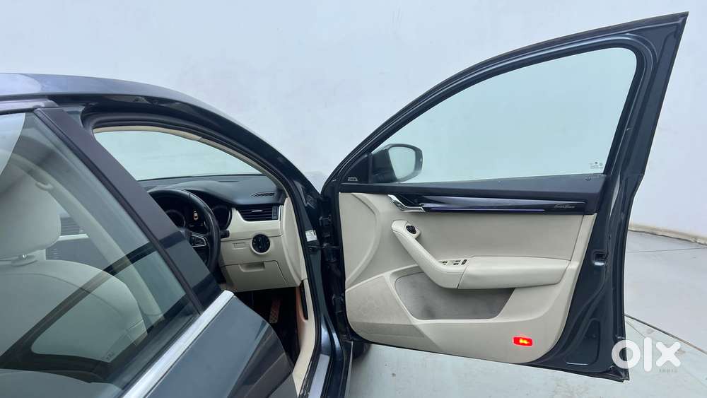 Skoda Octavia 2.0 L K Tsi At, 2018, Petrol