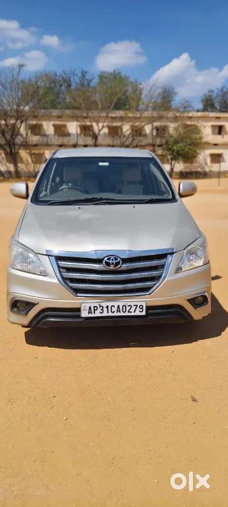 Toyota Innova 2012