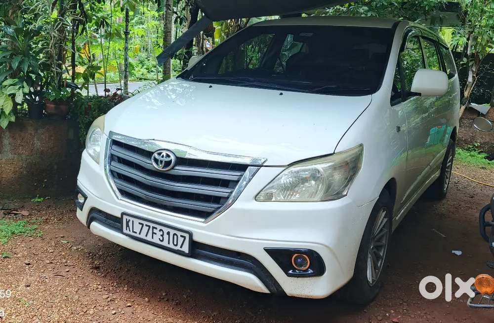 Toyota Innova 2015 Diesel Well Maintained