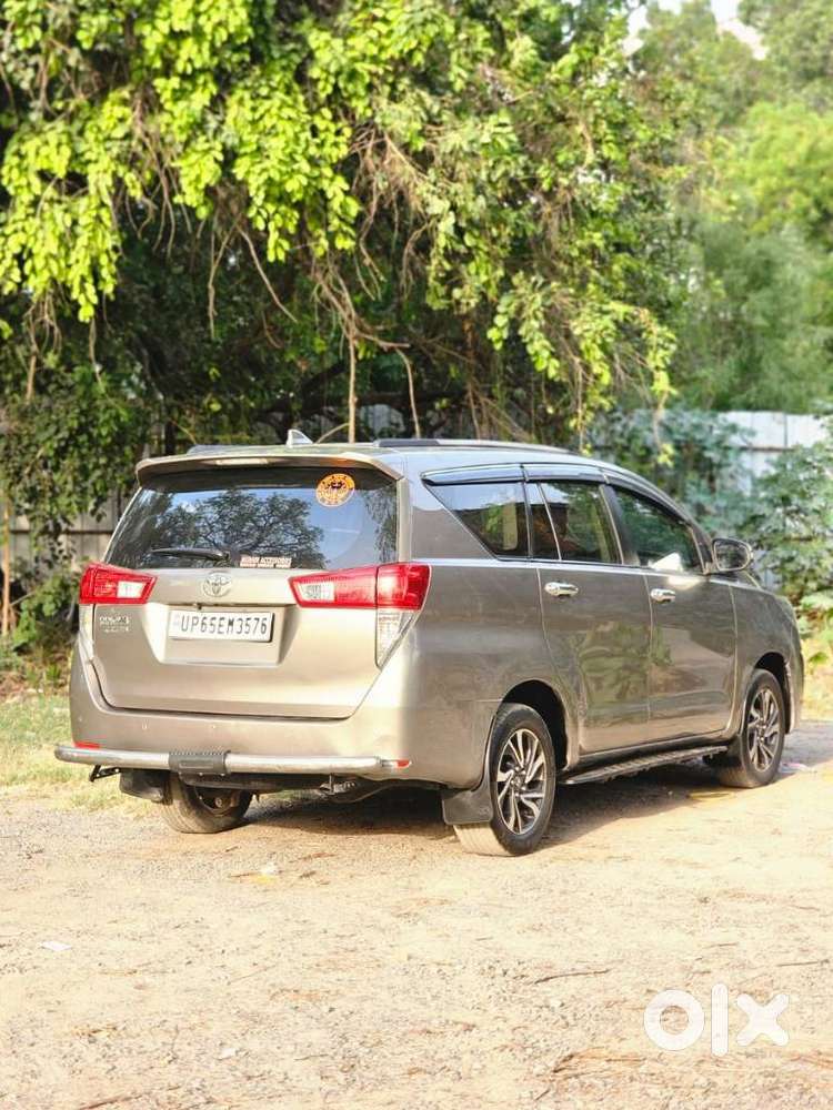 Toyota Innova Crysta 2.4 G Mt 8s, 2022, Diesel