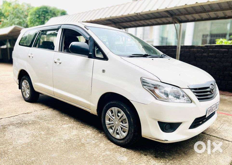 Toyota Innova 2.5 G (diesel) 8 Seater, 2015, Diesel