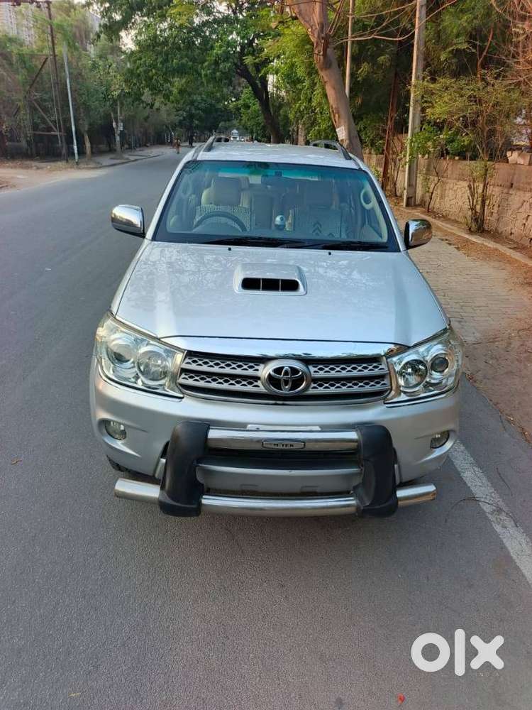Toyota Fortuner 3.0 4x4 Manual, 2011, Diesel
