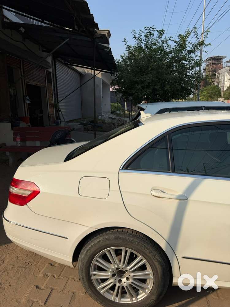 Mercedes-benz E-class 2011
