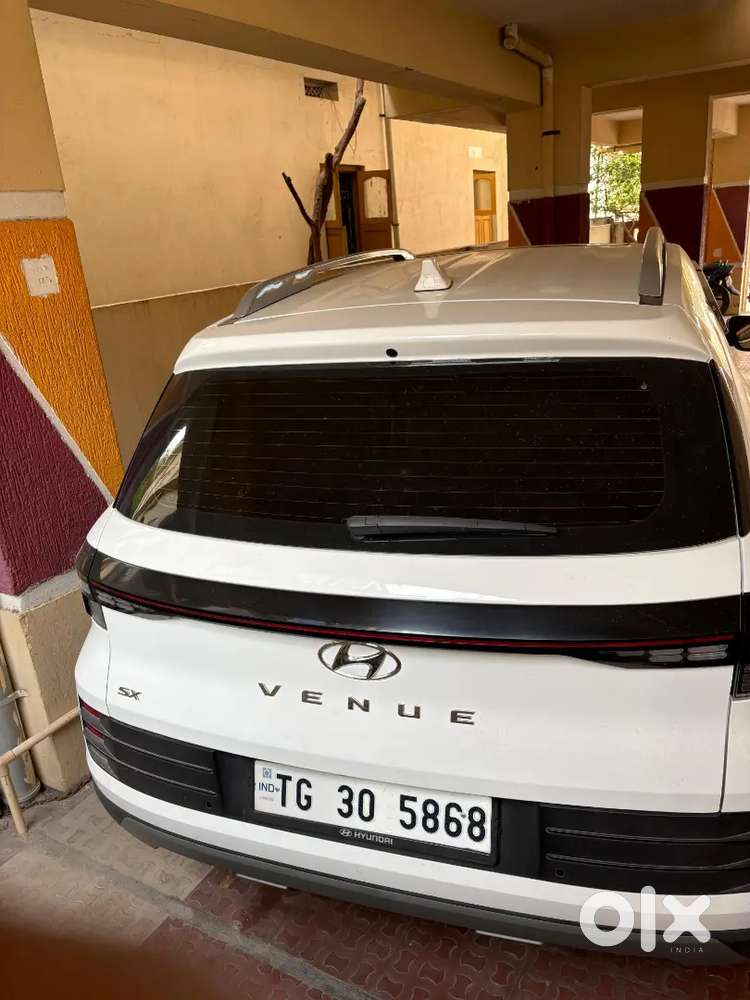 Hyundai Venue 1.5 Crdi Sx 2024 Diesel 29500 Km Driven