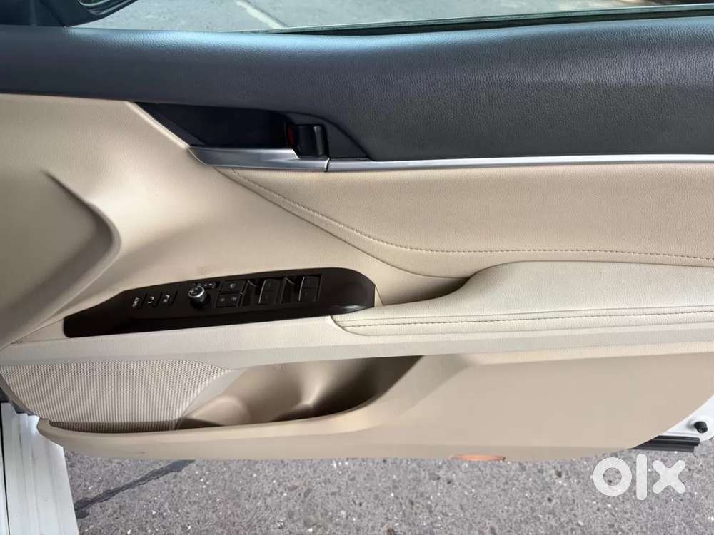 Toyota Camry Hybrid, 2022, Petrol