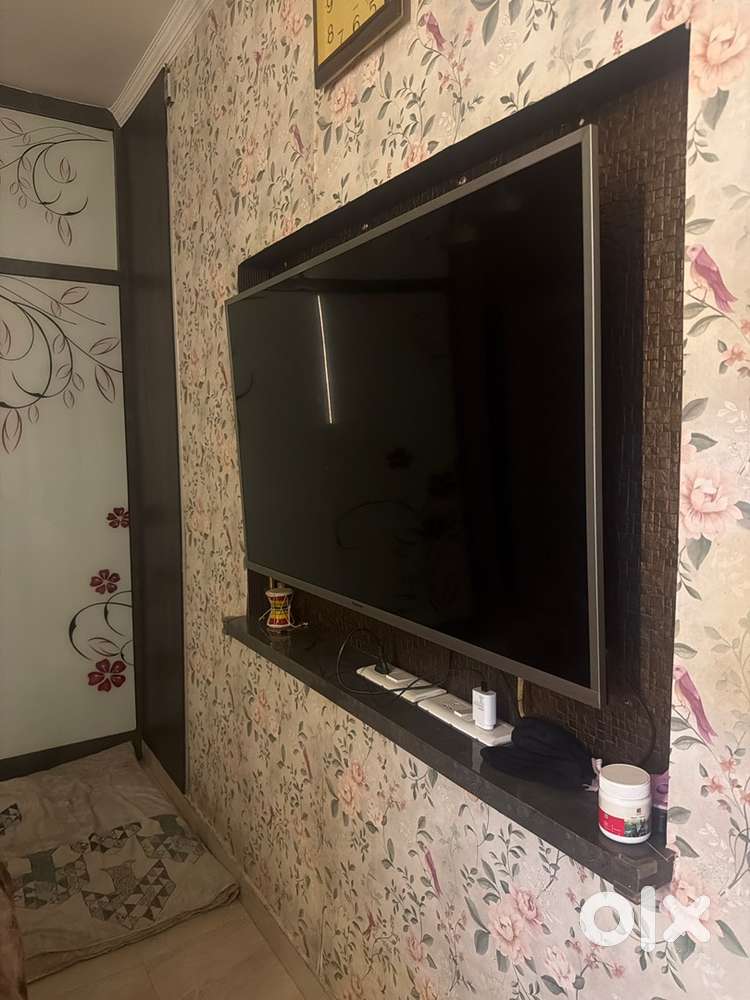 2 Panasonic TV