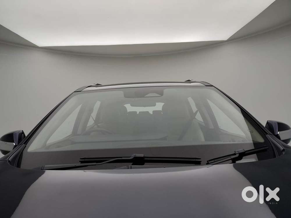 Mahindra Xuv700 2.0 Ax 7 Petrol At Str, 2023, Petrol