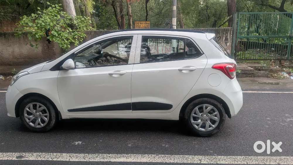 Hyundai Grand I10 Sportz 2018  Cars24 Spinny Stay Away