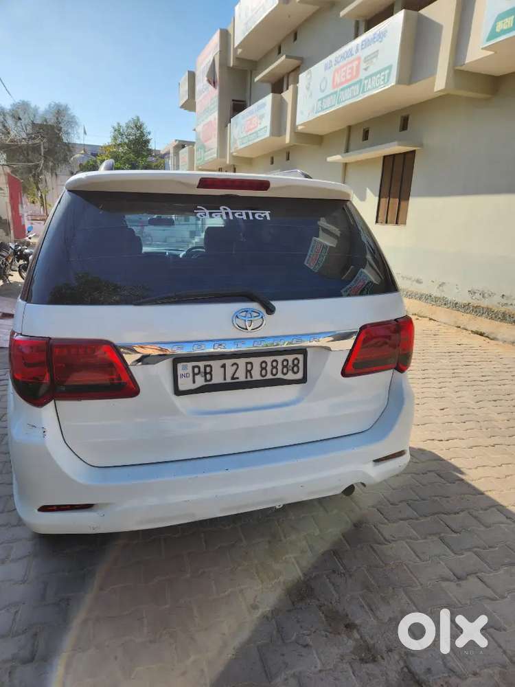 Automatic Fortuner With Unique Registration Number