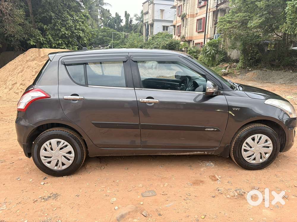 Maruti Suzuki Swift Vxi With Abs, 2017, Petrol