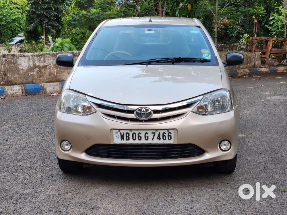Toyota Etios Cross 1.5 V, 2011, Petrol