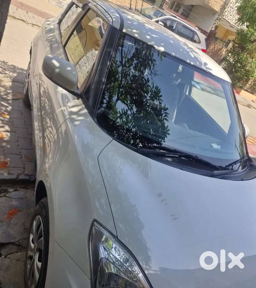 Swift Vxi 2024 July 
1st Owner 
Km 32000
Service Records Available