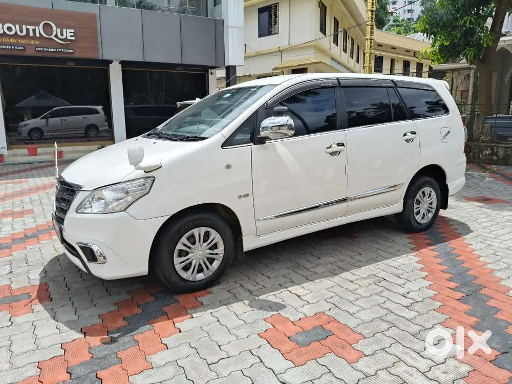 Toyota Innova 2015 Diesel Well Maintained