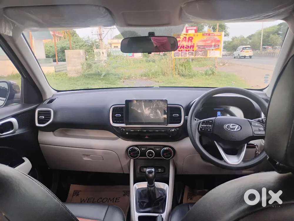 Hyundai Venue Petrol 2024