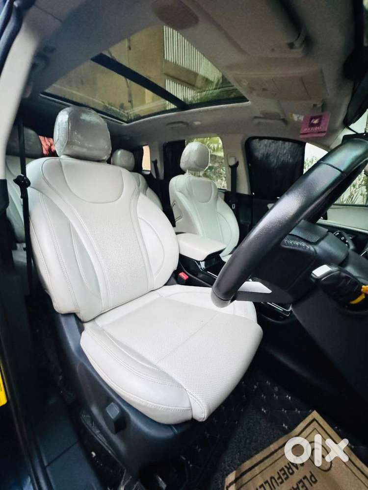 Mahindra Xuv700 2.2 Ax 7 Diesel At Str, 2022, Diesel