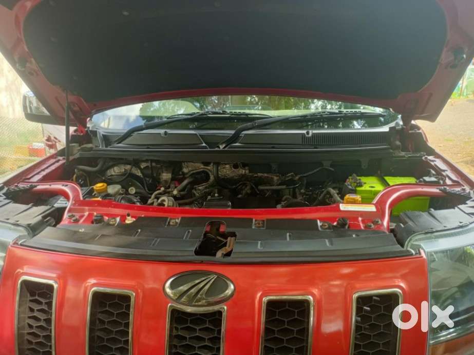 Mahindra Tuv 300 T10 Amt Dual Tone, 2018, Diesel
