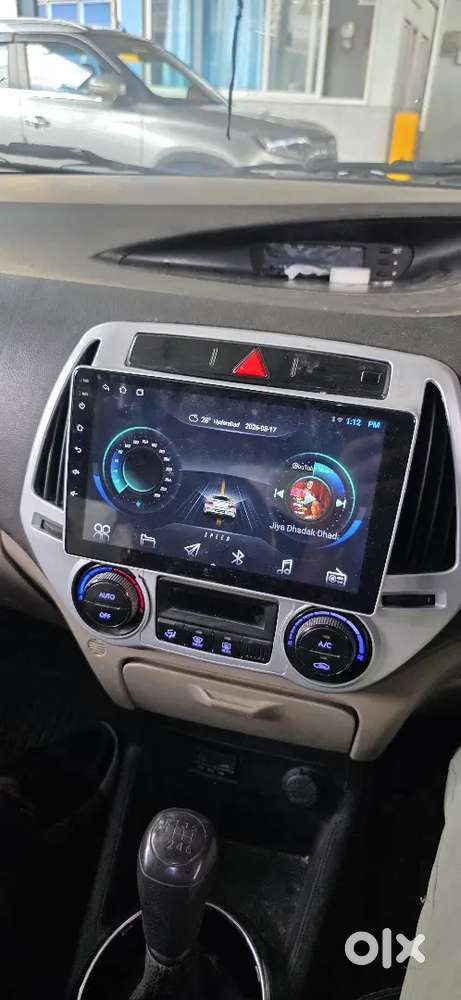 Hyundai I20 2012 - Lcd Display And Back Camera