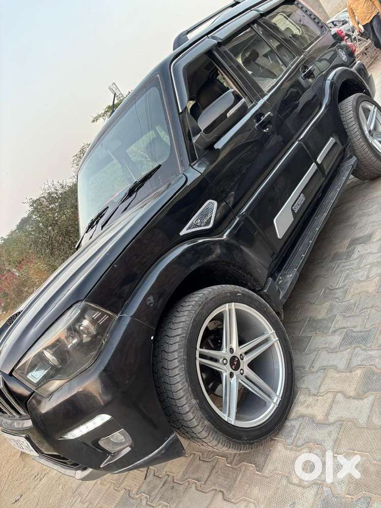 Mahindra Scorpio 2015 S6 Bodykit S11 Diesel 100000 Km Driven
