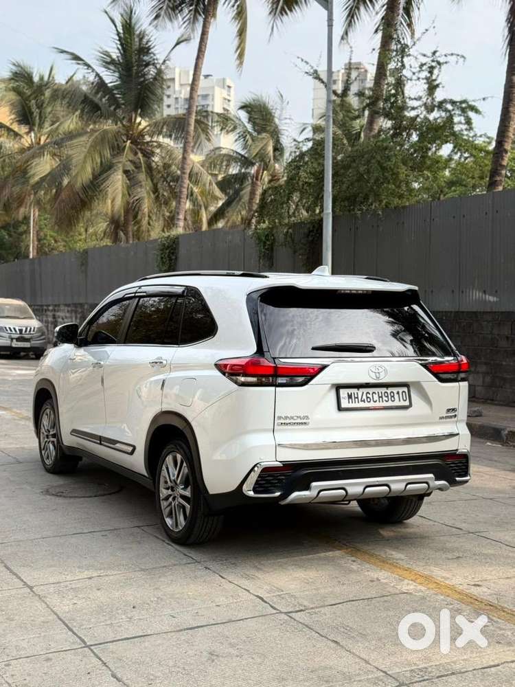 Toyota Innova Hycross 2023