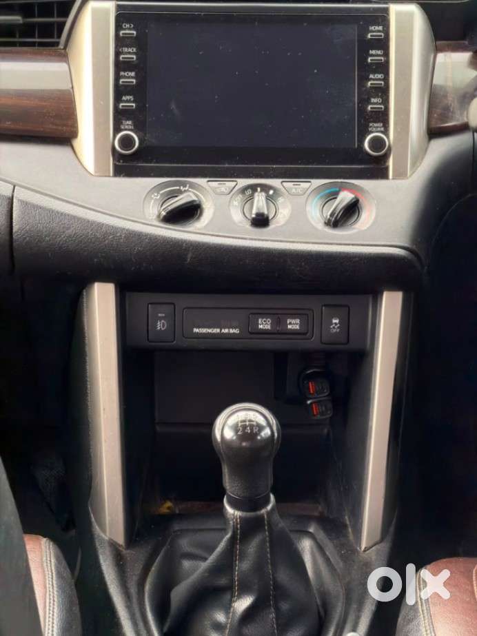 Toyota Innova Crysta [2020-ongoing] 2.4 Gx 8 Str, 2023, Diesel