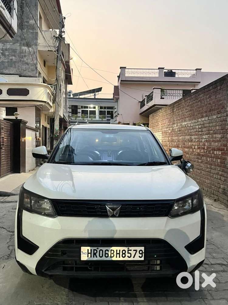 Mahindra Xuv 300 Diesel 1st Owner Sunroof Highway 30avg 150k Km Driven