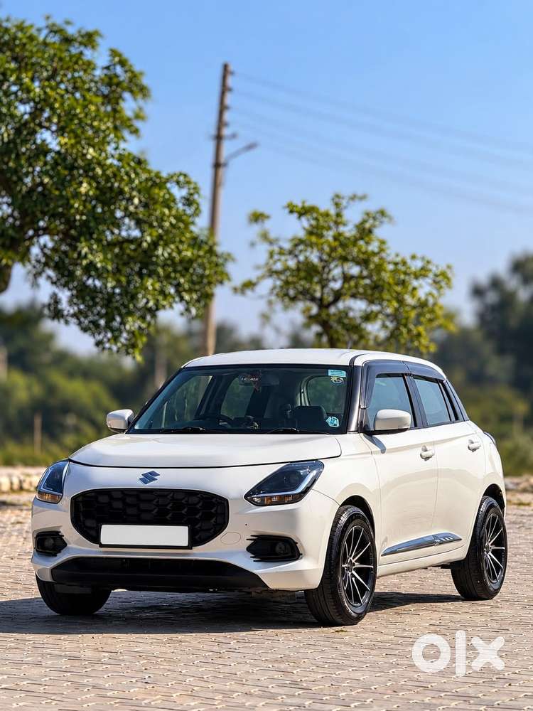 Maruti Suzuki New-gen Swift Vxi, 2025, Petrol