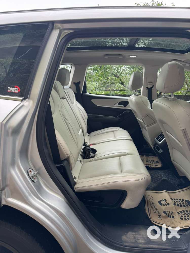 Mahindra Xuv700 2.2 Ax 7 Diesel At Luxury Pack Str Awd, 2022, Electr..