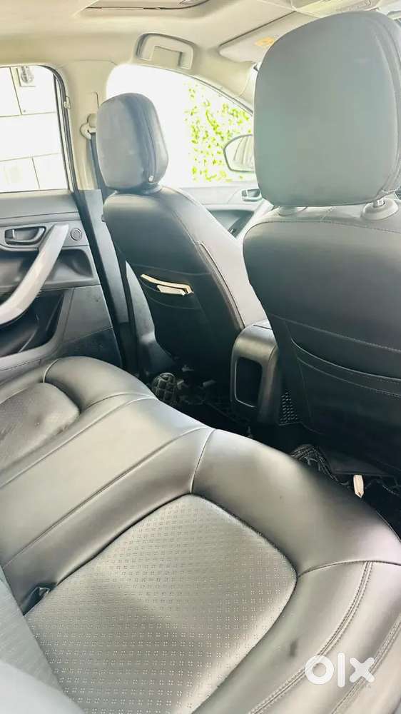 Tata Nexon Automatic With Sunroof 2021