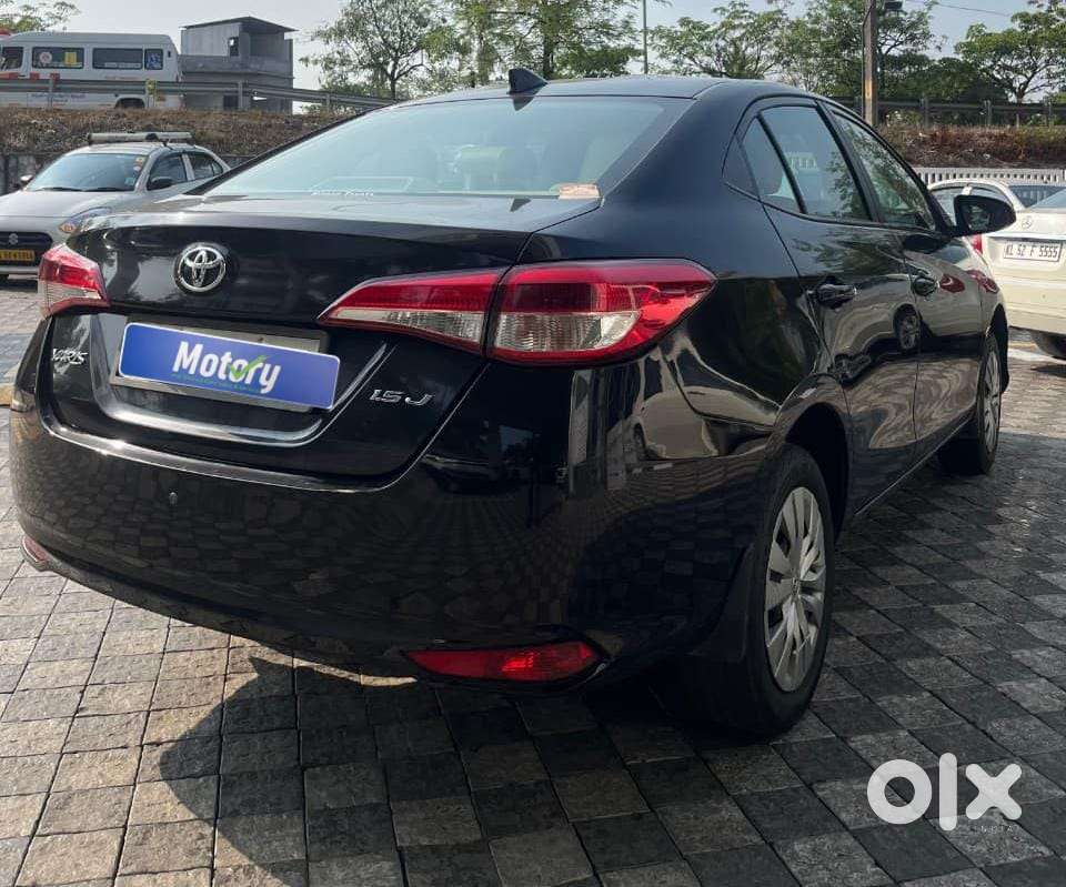 Toyota Yaris J Cvt, 2019, Petrol