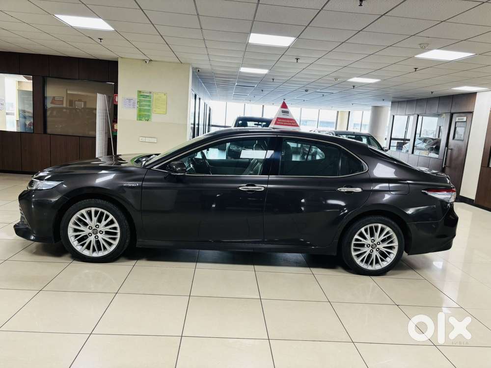 Toyota Camry Hybrid, 2019, Cng & Hybrids
