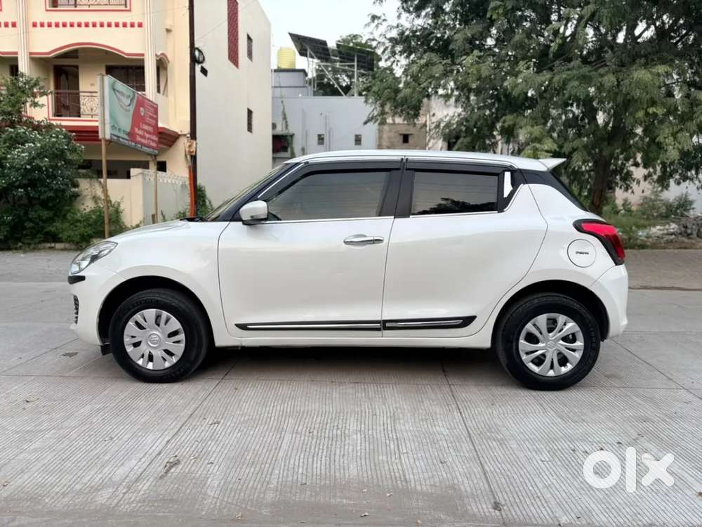 Maruti Suzuki Swift Vxi, 2022, Petrol