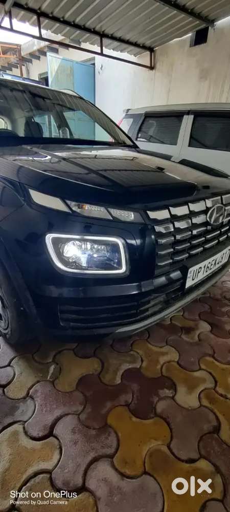 Hyundai Venue Petrol Manual 2024