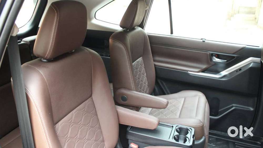 Toyota Innova Hycross 2.0 Vx (o) Hybrid 7 Str, 2024, Petrol