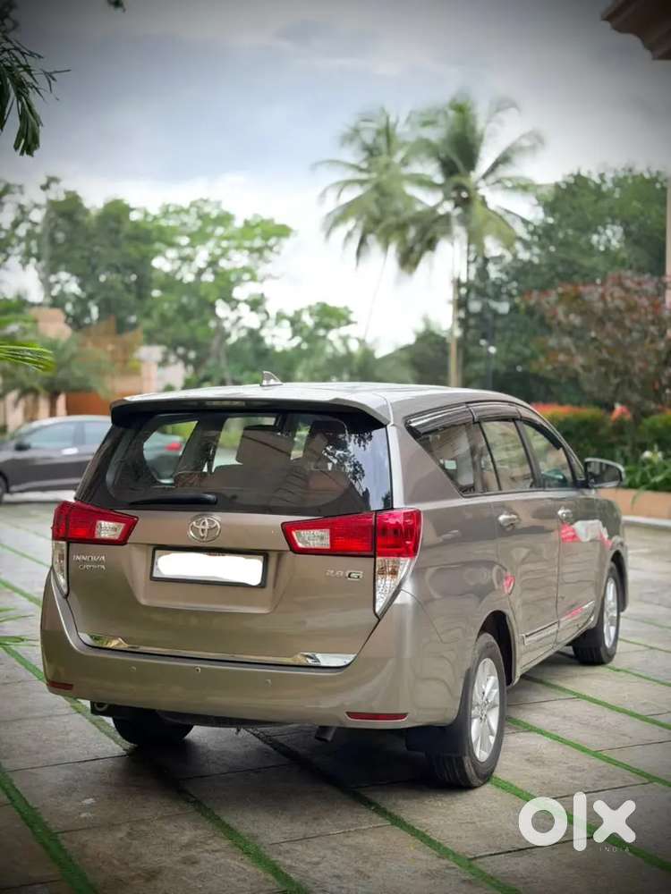 Toyota Innova Crysta 2019g+at. Km 102000 Only With Service Company. Se