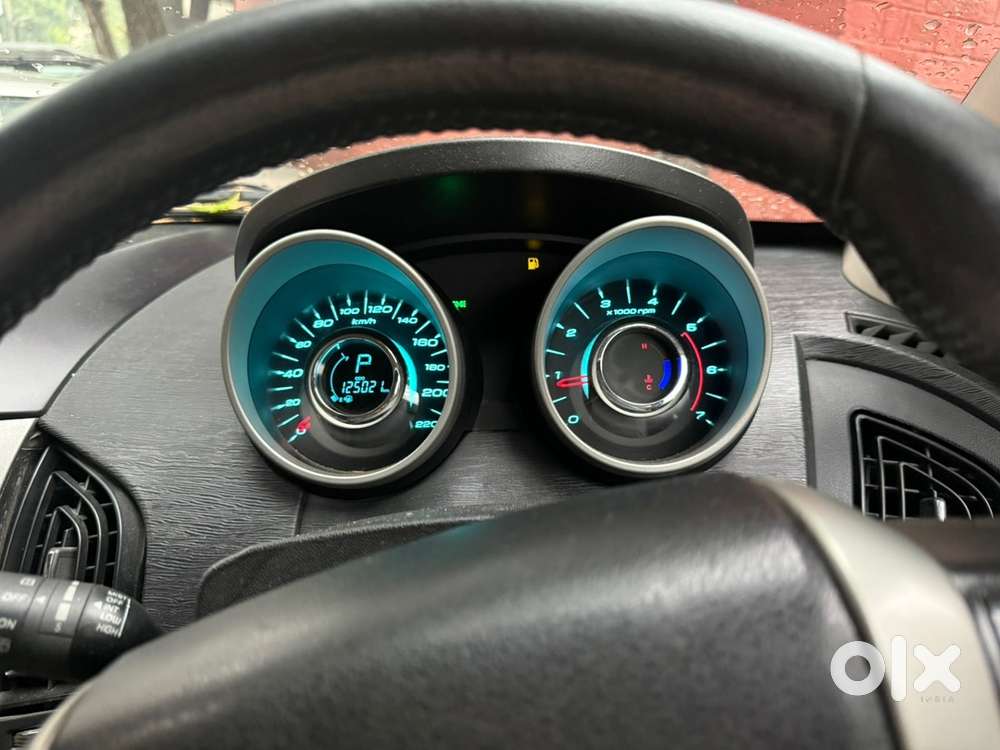 Mahindra Xuv500 2016 Car