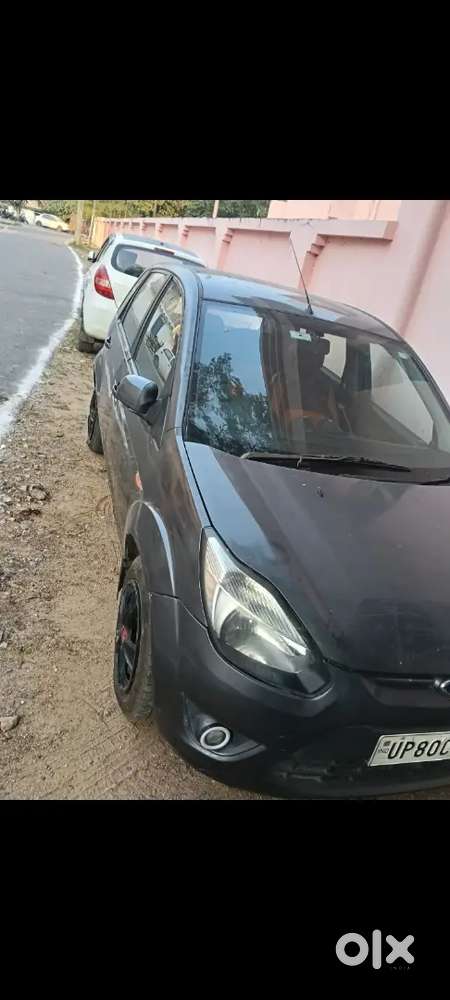 Ford Figo Petrol 2012 Gadi Me Koi Problem Ni Hh Bilkul Ok